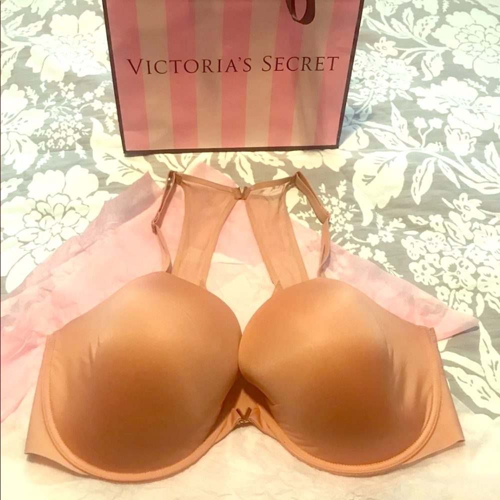 Victoria’s Secret 38DD racer back Demi